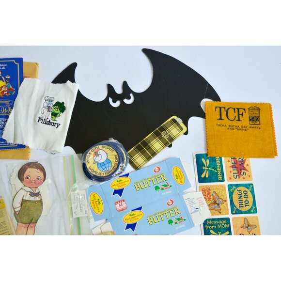 Large Lot Paper Ephemera Vintage Advertising Random Assortment - Picture 4 of 9